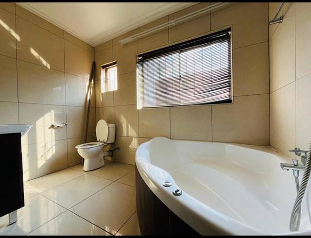 1 BEDROOM PROPERTY TO RENT IN PRIMROSE